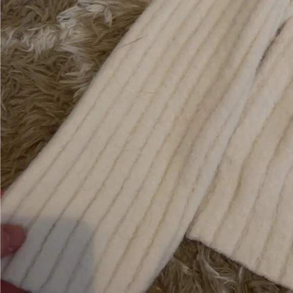 Aritzia Fuzzy Sweater - Picture 4 of 7